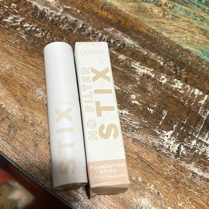 Shade: Medium Dark -130 C. Perfect condition, still in box. Brand new.